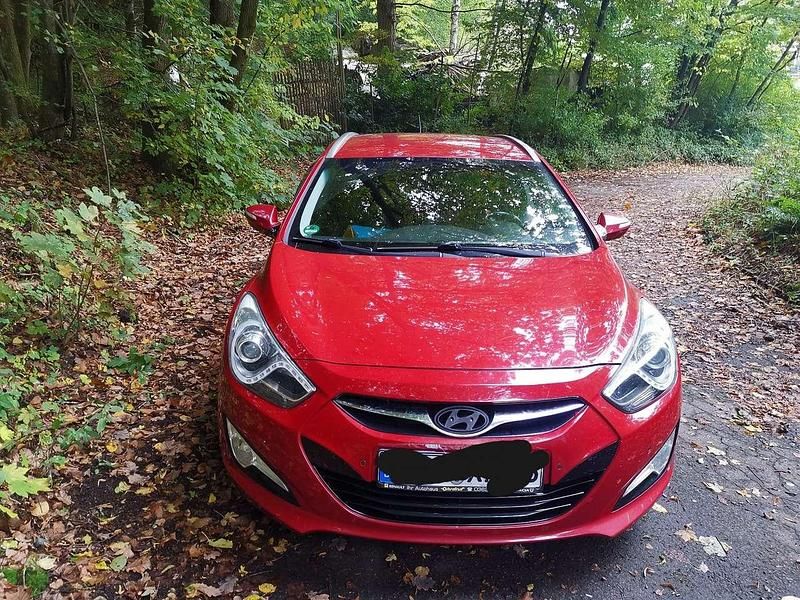 Gebraucht Hyundai i40 Style 177 PS (130 kW) 2012 Rot Kombi