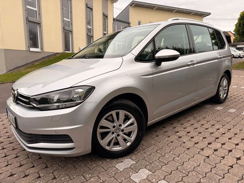 Silber Gebraucht 2020 VW Touran Comfortline Van / Kleinbus | 14.600 € (Guter Preis) - Bild 1/4