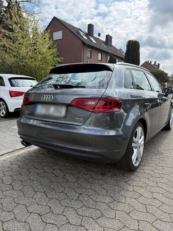 Gebraucht Audi A3 S-Line 180 PS (132 kW) 2015 Grau Limousine
