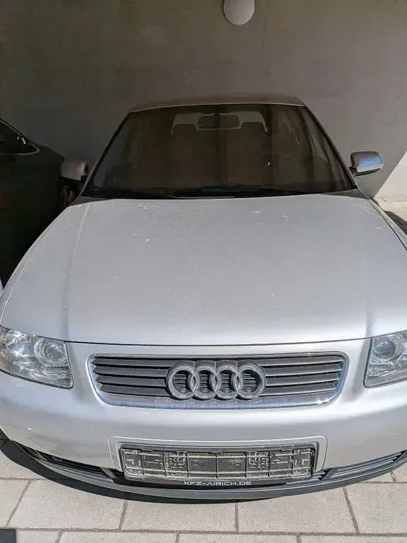 Second-hand Audi A3 Ambiente 102 CP (75 kW) 2000 Argintiu Hatchback