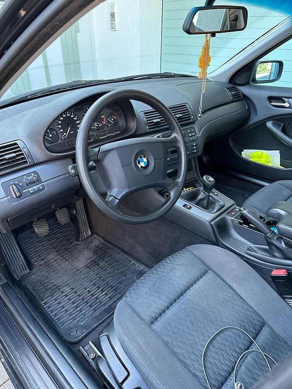 Gebraucht BMW 316 105 PS (77 kW) 2000 Schwarz Limousine