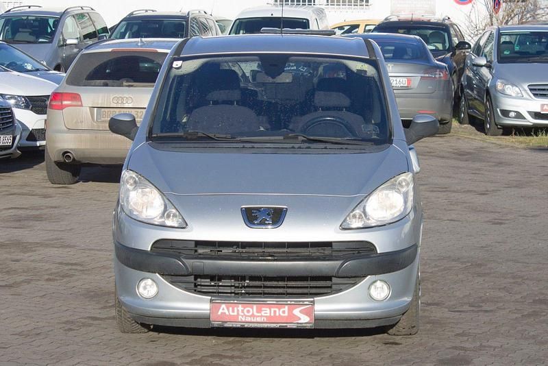 Gebraucht Peugeot 1007 74 PS (54 kW) 2005 Silber Van / Kleinbus