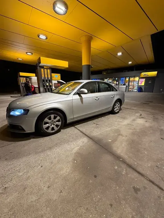 Gebraucht Audi A4 Ambition 160 PS (117 kW) 2009 Grau Limousine