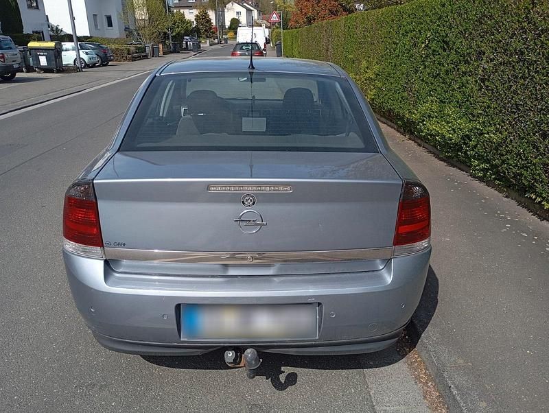 Gebraucht Opel Vectra 123 PS (90 kW) 2004 Silber Limousine