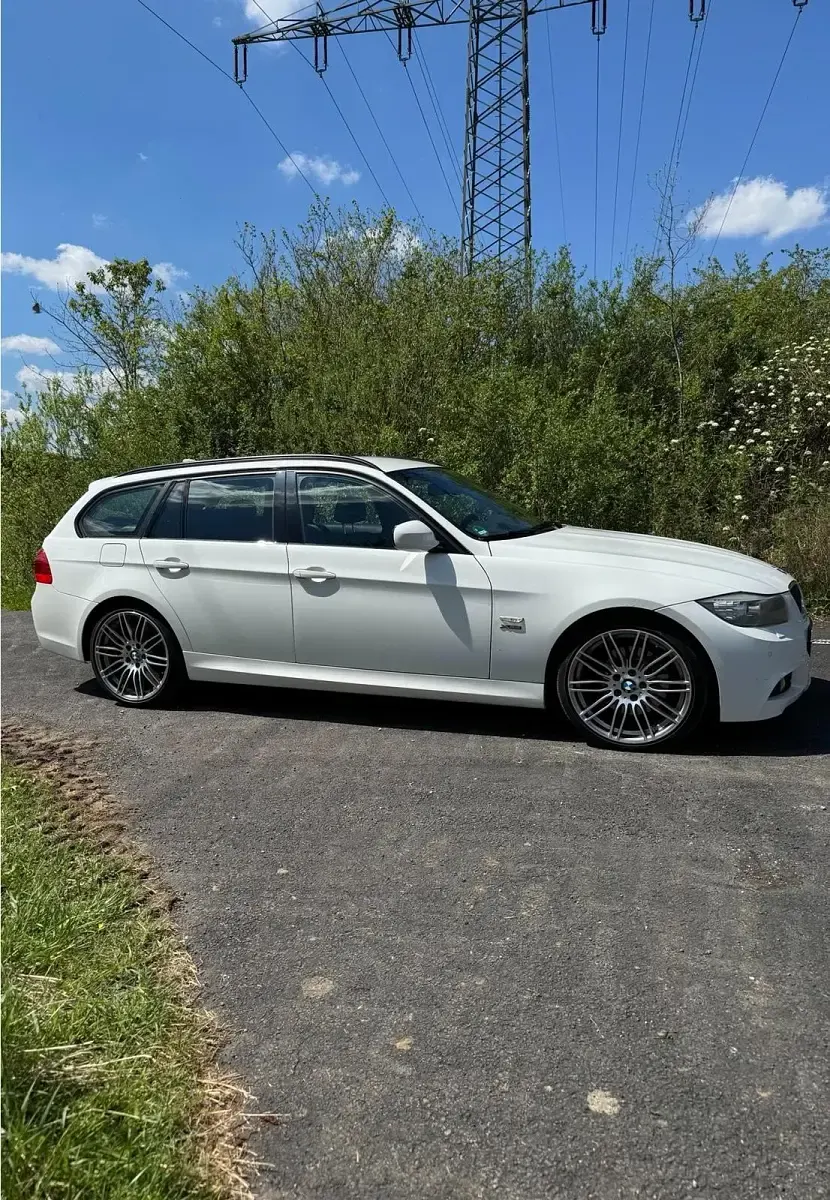Gebraucht BMW 330 M Sport 245 PS (180 kW) 2011 Weiß Kombi