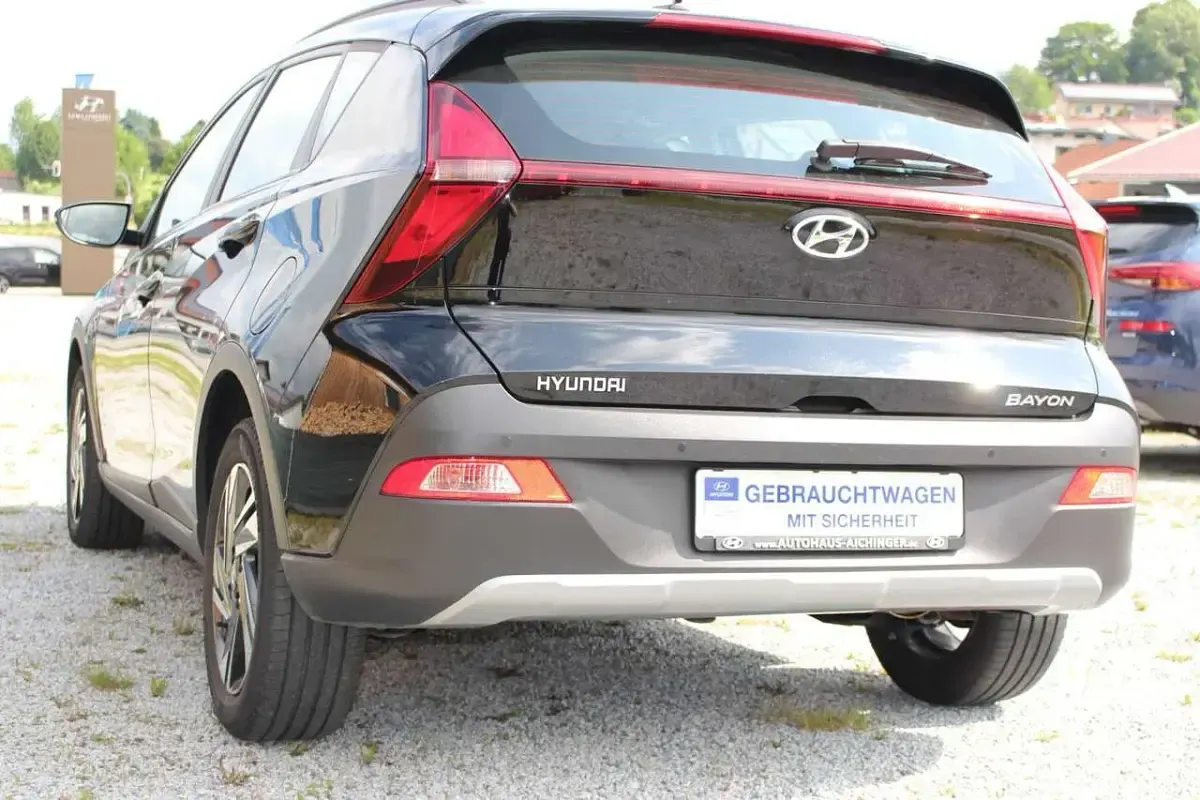 Gebraucht Hyundai Bayon Select 101 PS (74 kW) 2021 Phantom black SUV