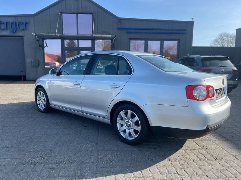 Gebraucht VW Jetta Comfortline 150 PS (110 kW) 2006 Silber Limousine