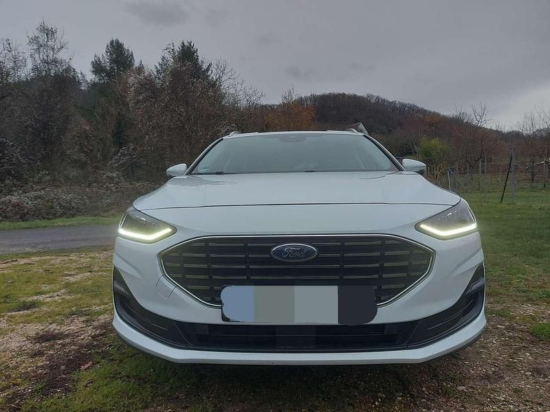 Gebraucht Ford Focus Titanium 120 PS (88 kW) 2022 Weiß Kombi