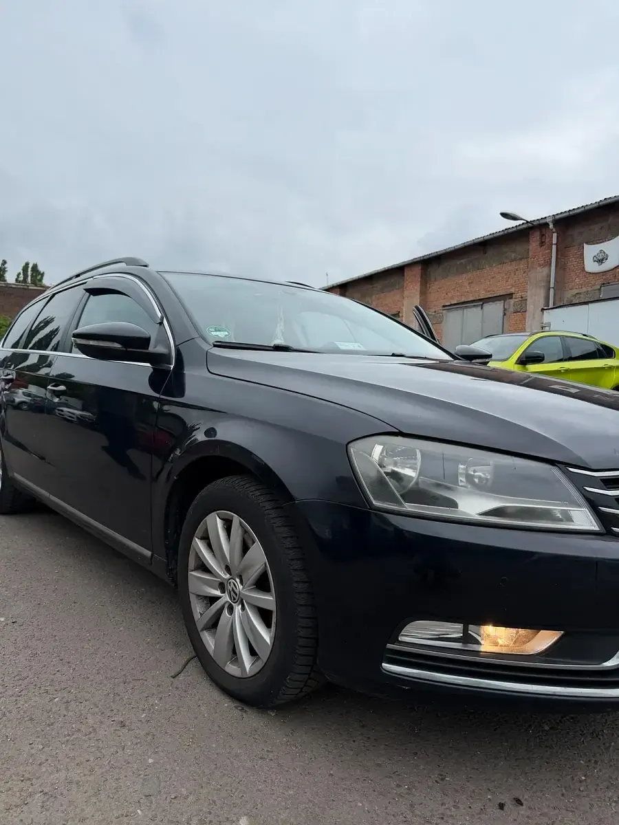 Gebraucht VW Passat 140 PS (102 kW) 2012 Schwarz Kombi