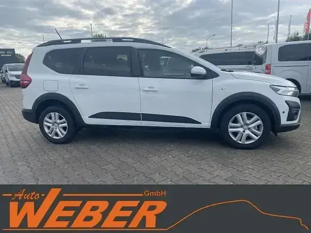 Usata Dacia Jogger Expression 110 CV (80 kW) 2024 Bianco Monovolume