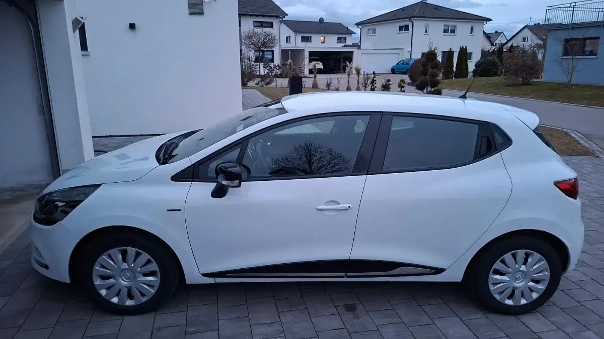 Gebraucht Renault Clio IV LIMITED 76 PS (55 kW) 2018 Weiß Kleinwagen