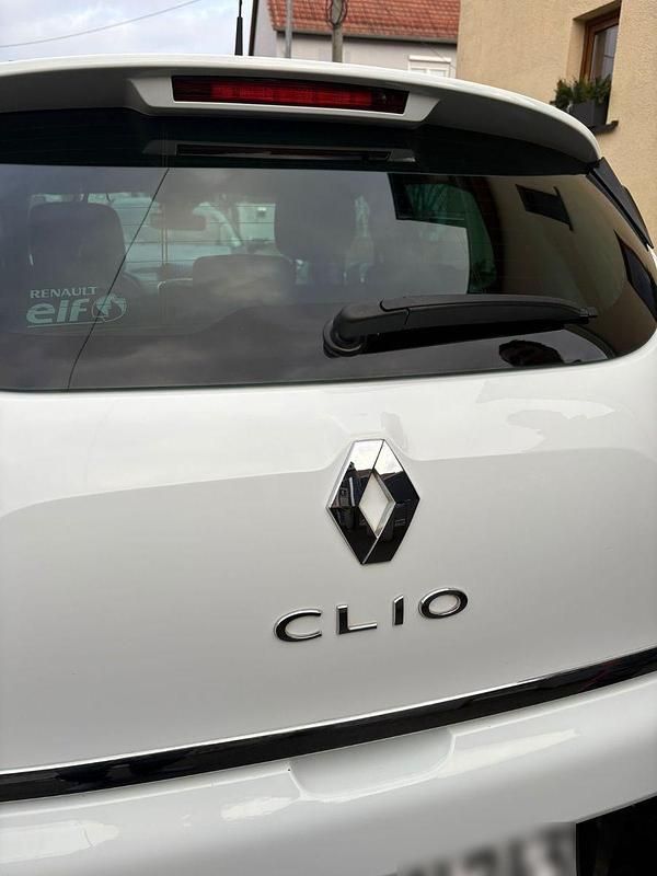 Gebraucht Renault Clio IV LIMITED 73 PS (53 kW) 2015 Weiß Kleinwagen