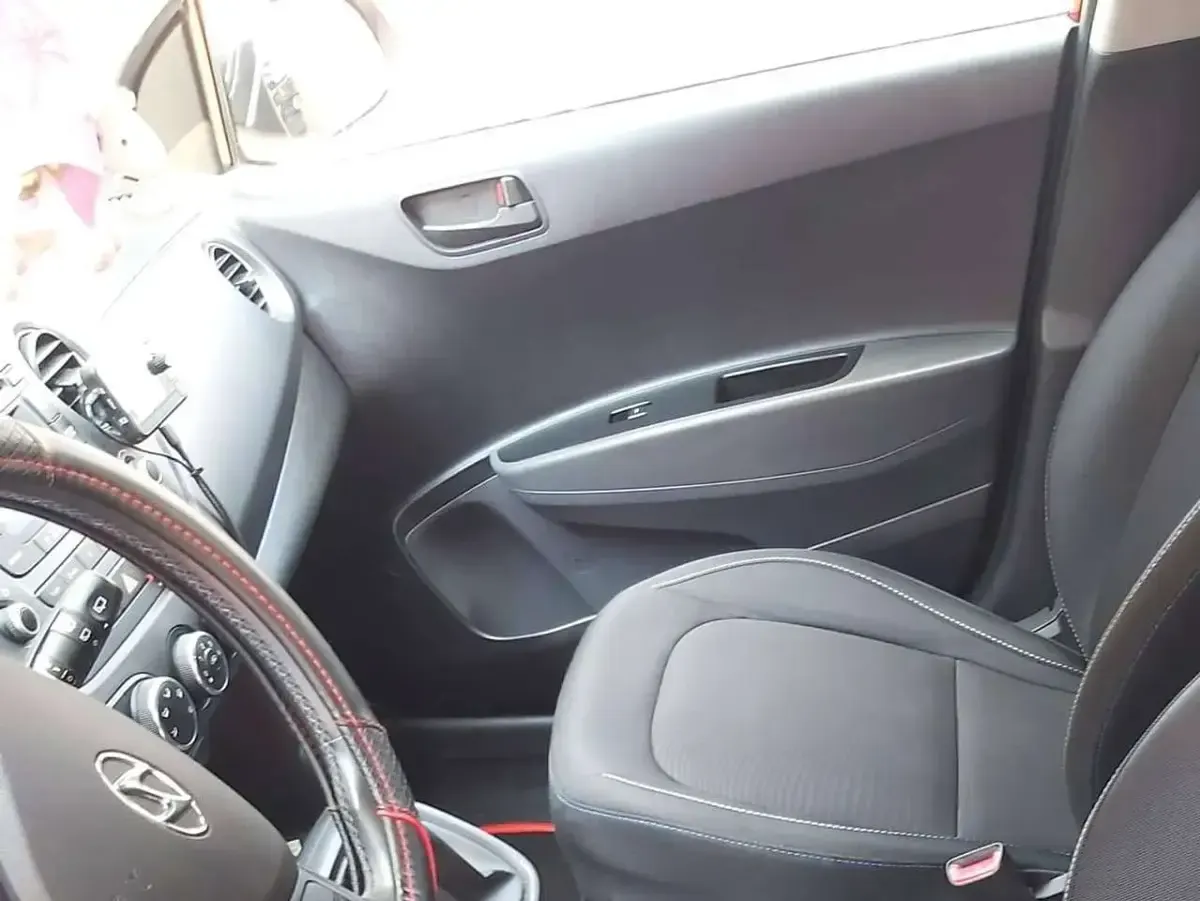Gebraucht Hyundai i10 Passion 87 PS (63 kW) 2016 Rot Kleinwagen
