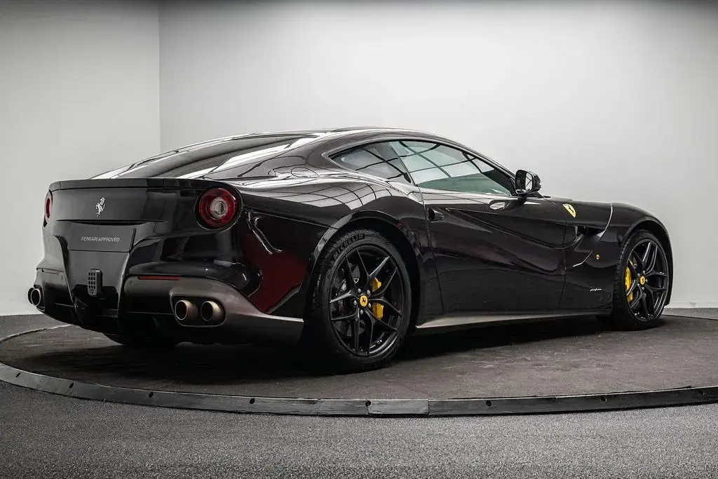 Second-hand Ferrari F12 2015 Negru Coupe