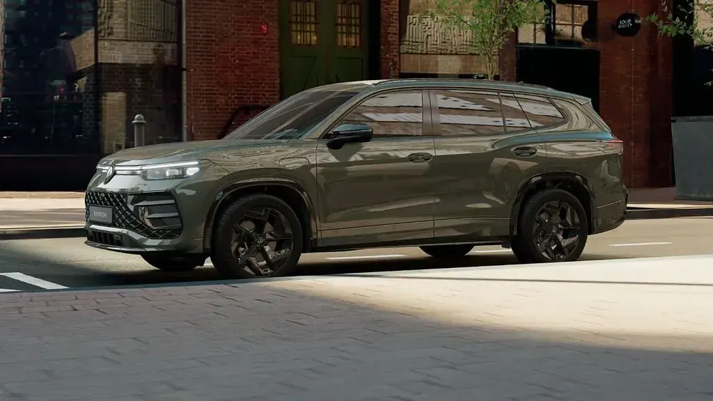 Neu VW Tayron R-line 150 PS (110 kW) 2026 Grün SUV