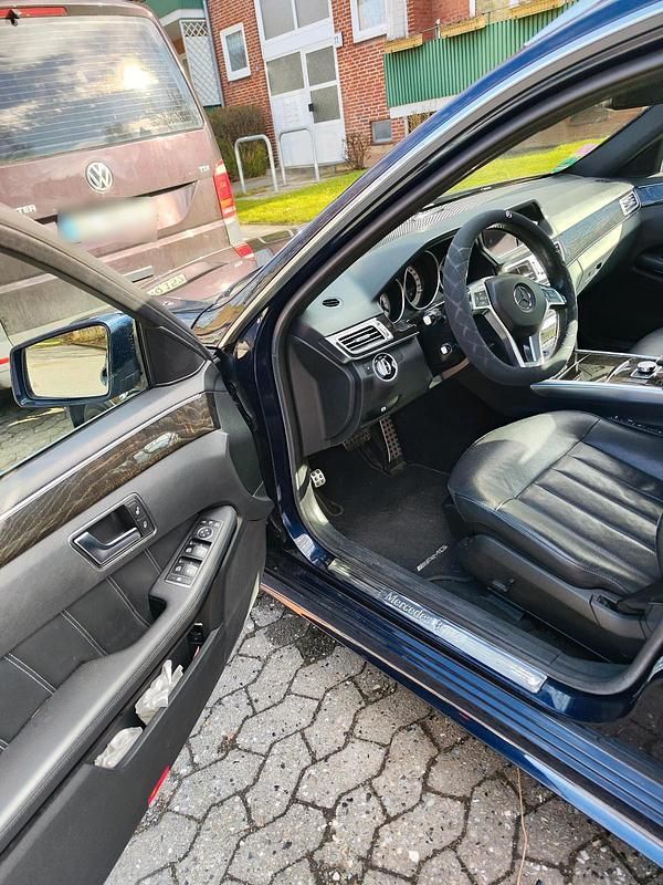 Second-hand Mercedes E300 204 CP (150 kW) 2013 Albastru Break