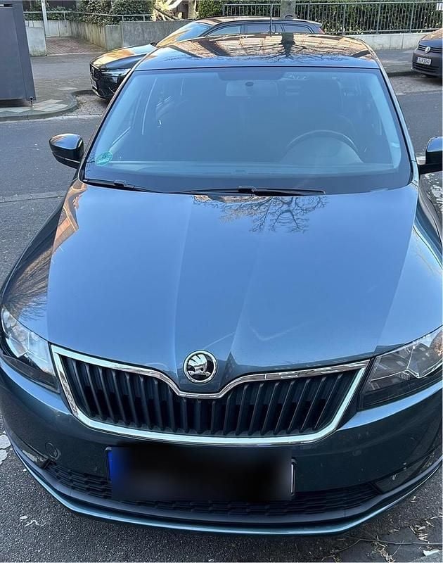Gebraucht Skoda Rapid Active 90 PS (66 kW) 2018 Grau Kleinwagen