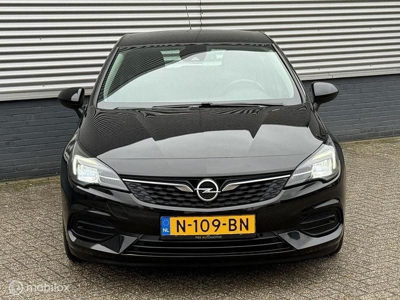 Gebraucht Opel Astra Edition 122 PS (89 kW) 2020 Schwarz Limousine