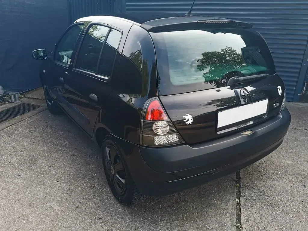 Gebraucht Renault Clio II 58 PS (42 kW) 2004 Schwarz Limousine