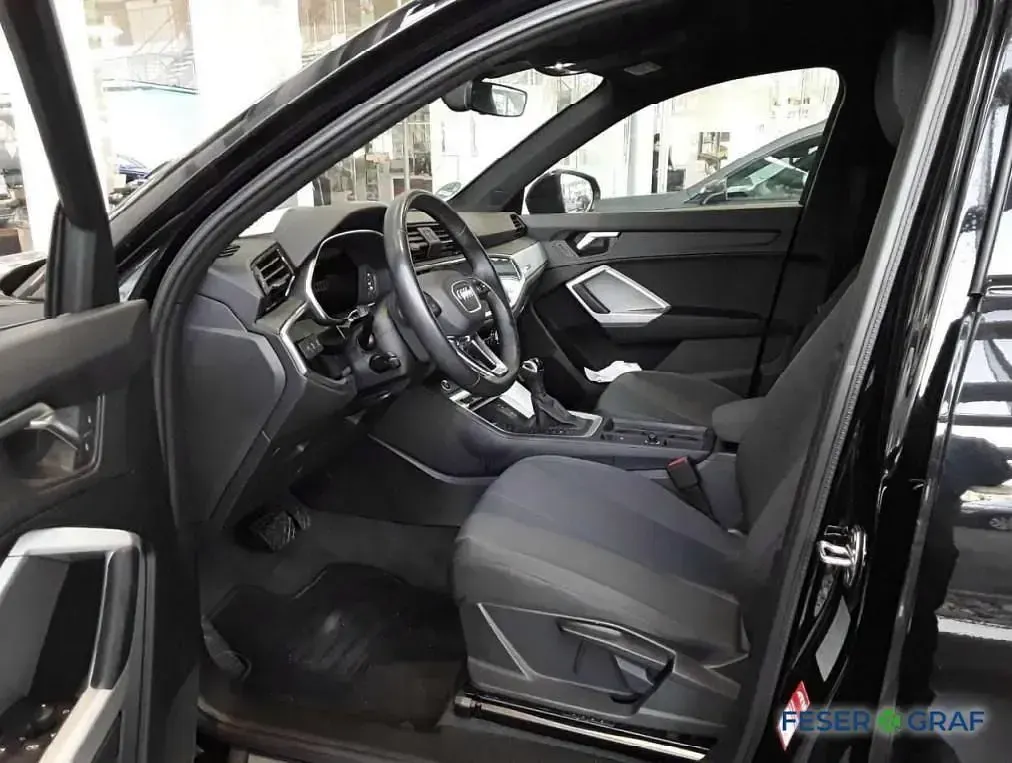 Gebraucht Audi Q3 S-Line 150 PS (110 kW) 2024 Mythosschwarz metallic SUV