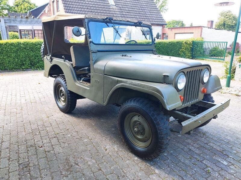 Grün Gebraucht 1969 Jeep Willys SUV | 16.800 € - Bild 1/4