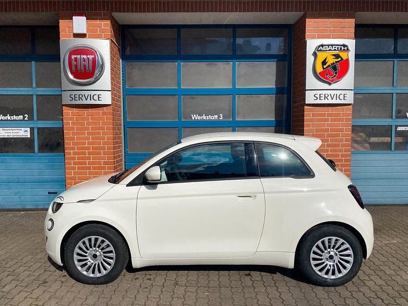 Weiß Gebraucht 2023 Fiat 500e | 24.300 € (Etwas zu teuer) - Bild 1/4