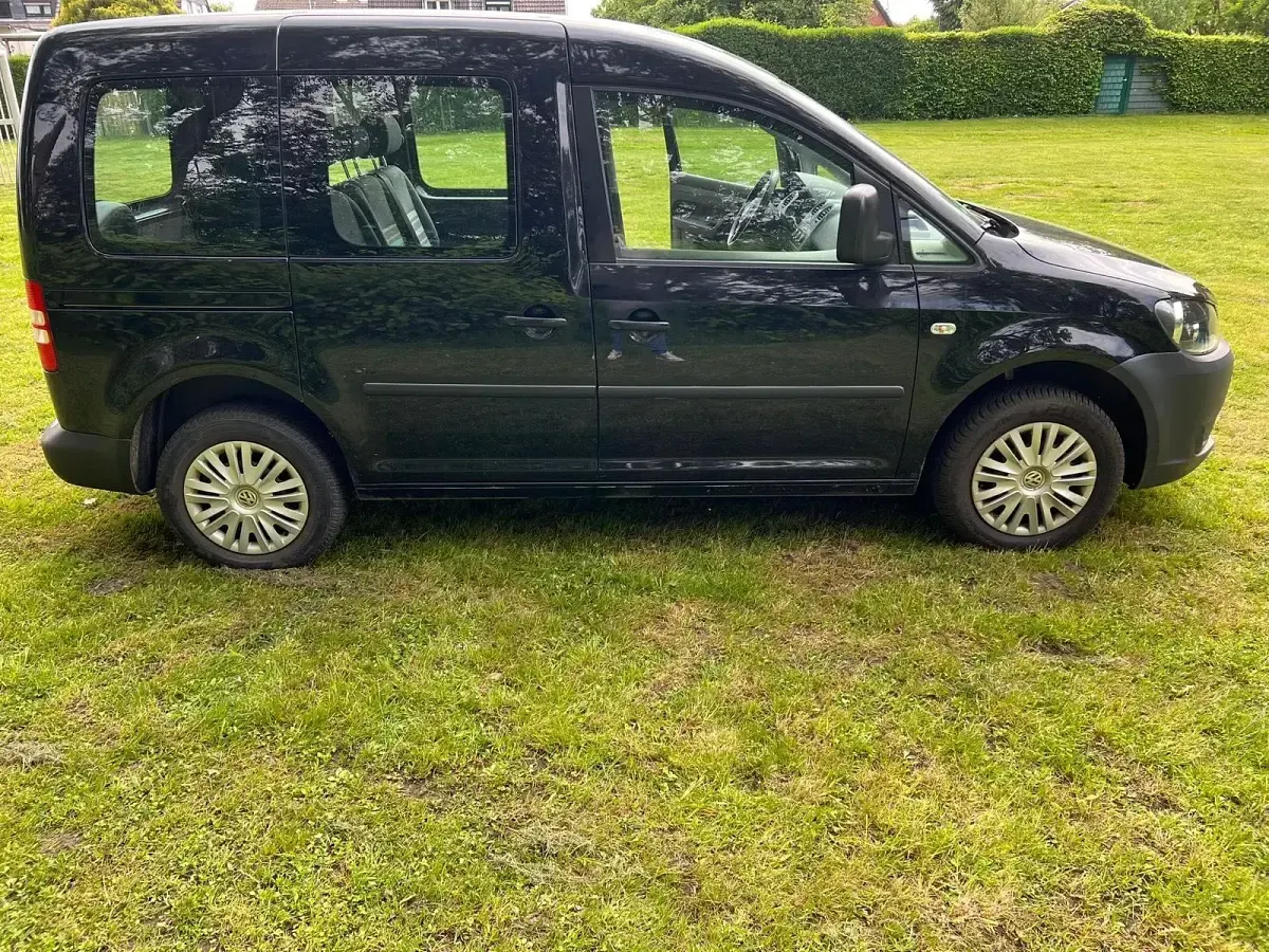 Gebraucht VW Caddy 102 PS (75 kW) 2013 Schwarz Van / Kleinbus
