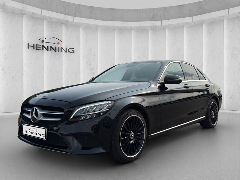 Schwarz Gebraucht 2018 Mercedes C180 Avantgarde Limousine | 21.880 € (Fairer Preis) - Bild 1/4