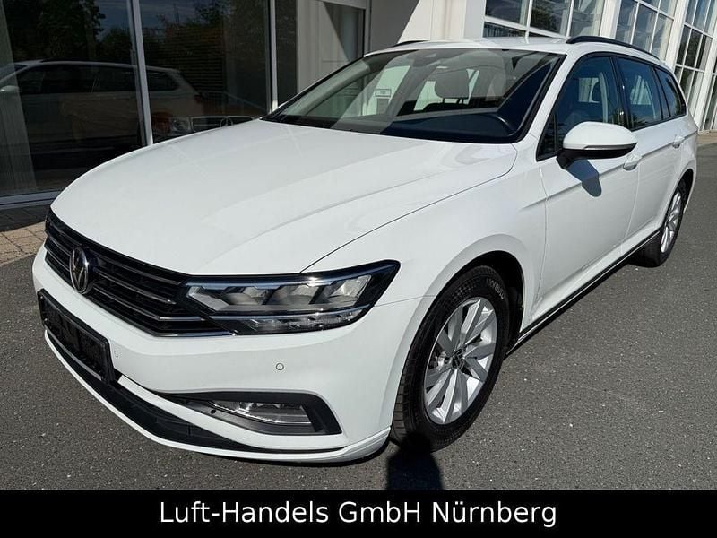 Pure white Gebraucht 2020 VW Passat Conceptline Kombi | 14.440 € (Fairer Preis) - Bild 1/4