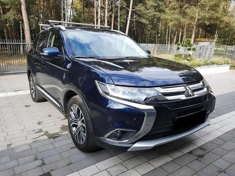 Blau Gebraucht 2016 Mitsubishi Outlander Plus SUV | 12.800 € (Fairer Preis) - Bild 1/4