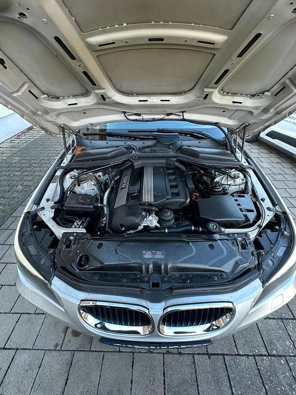 Gebraucht BMW 520 170 PS (125 kW) 2003 Grau Limousine