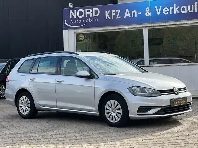 Gebraucht VW Golf VII Trendline 116 PS (85 kW) 2019 Silber Kombi