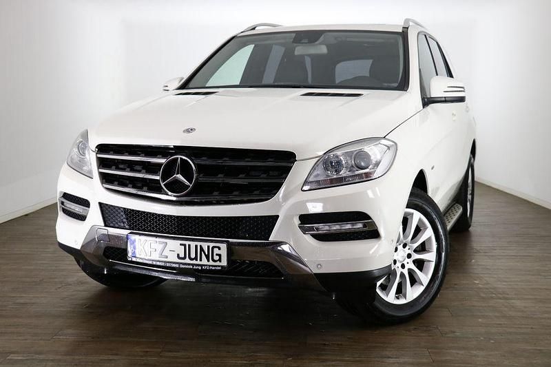 Weiß Gebraucht 2012 Mercedes ML250 SUV | 17.990 € (Fairer Preis) - Bild 1/4
