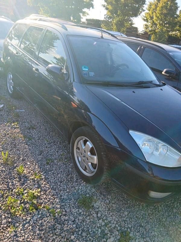 Blau Gebraucht 2002 Ford Focus Kombi | 650 € (Guter Preis) - Bild 1/4