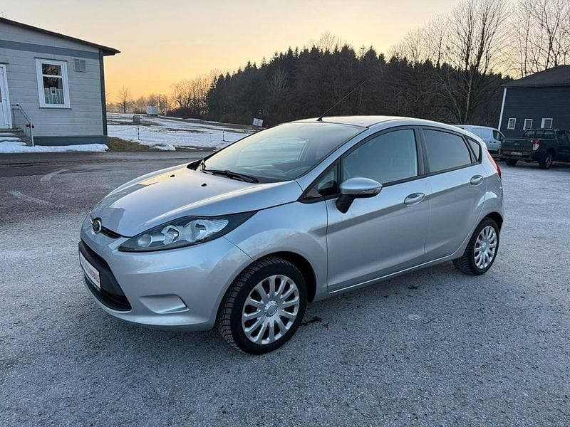 Gebraucht Ford Fiesta Trend 82 PS (60 kW) 2012 Grau Limousine