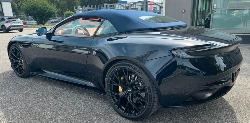 Gebraucht Aston Martin DB12 680 PS (500 kW) 2024 Blau Cabrio