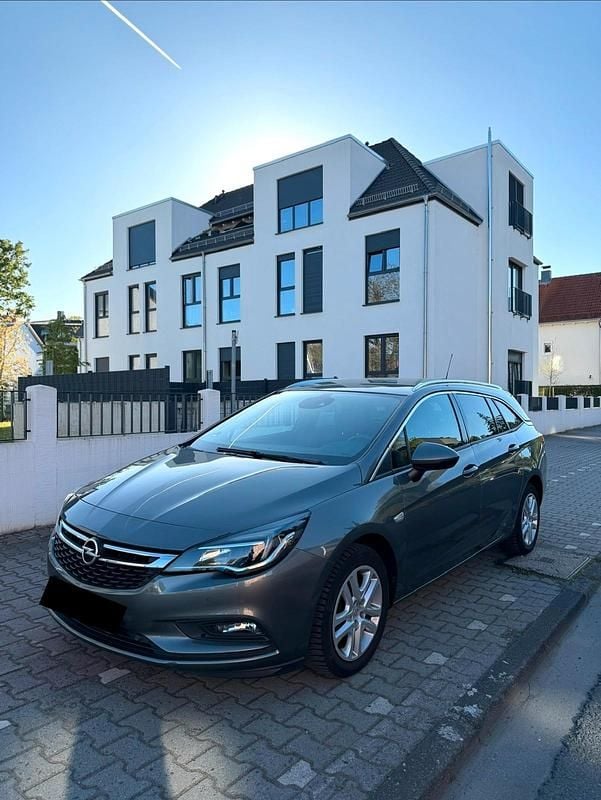 Second-hand Opel Astra Dynamic 105 CP (77 kW) 2017 Gri Break