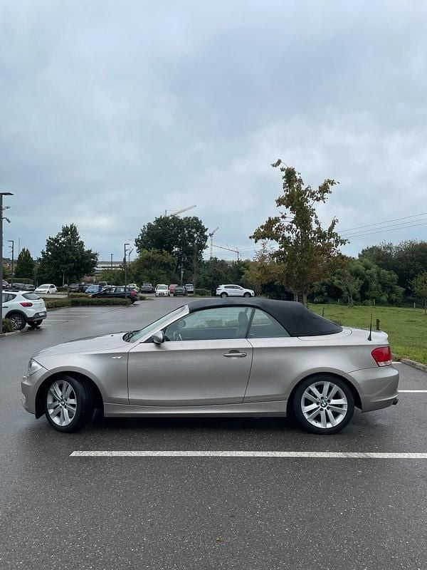 Gebraucht BMW 123 Cabriolet 204 PS (150 kW) 2009 Silber Cabrio