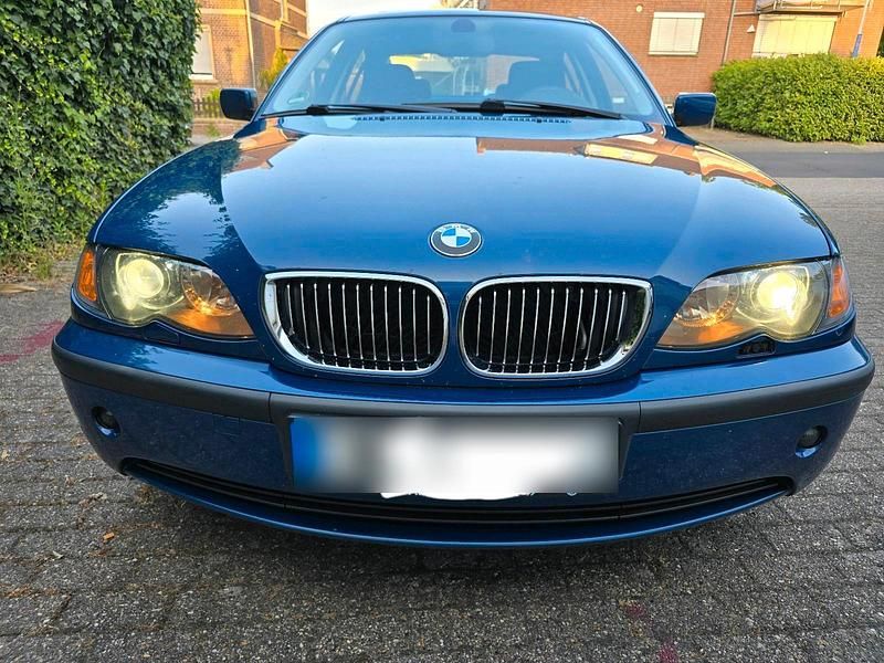 Gebraucht BMW 320 170 PS (125 kW) 2022 Blau Limousine