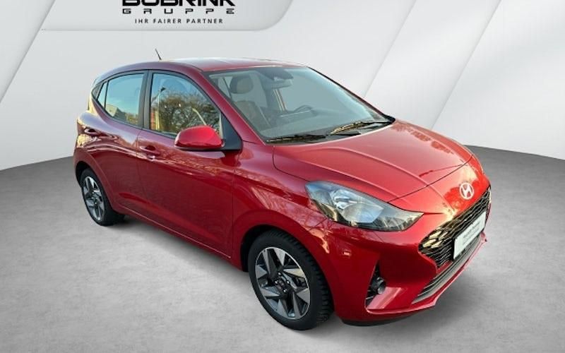 Gebraucht Hyundai i10 Trend 63 PS (46 kW) 2025 Rot Kleinwagen