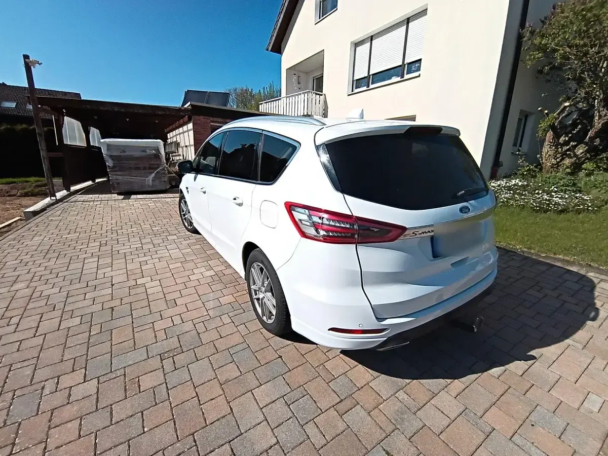 Begagnad Ford S-MAX Titanium 190 HK (139 kW) 2020 Vit Minibuss