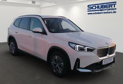 Neu BMW iX1 Performance 150 kW (204 PS) 2025 Weiß SUV