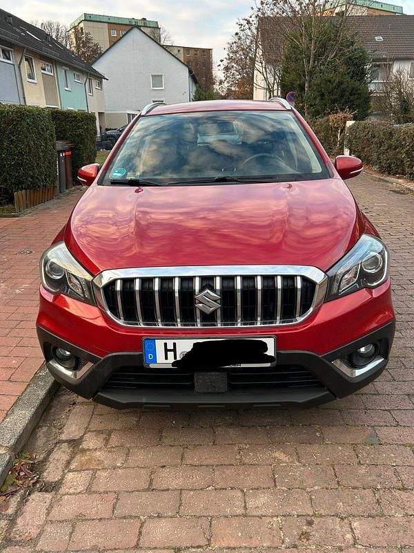 Rot Gebraucht 2017 Suzuki SX4 S-Cross SUV | 12.900 € (Fairer Preis) - Bild 1/4