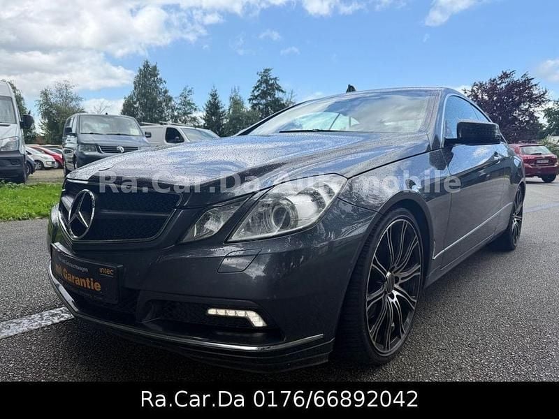 Grau Gebraucht 2010 Mercedes E350 Coupé | 9.500 € (Guter Preis) - Bild 1/4