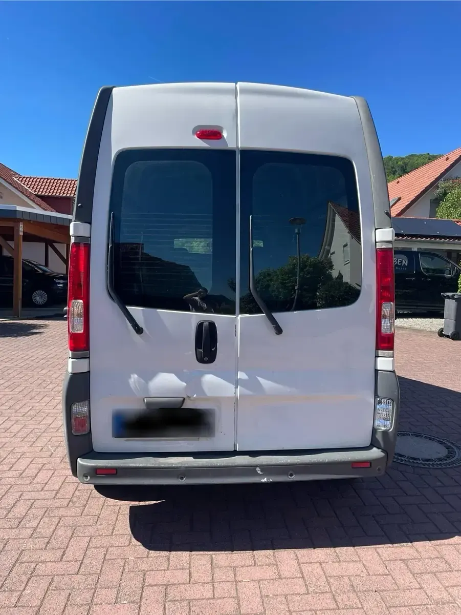 Gebraucht Renault Trafic 90 PS (66 kW) 2010 Weiß Van / Kleinbus