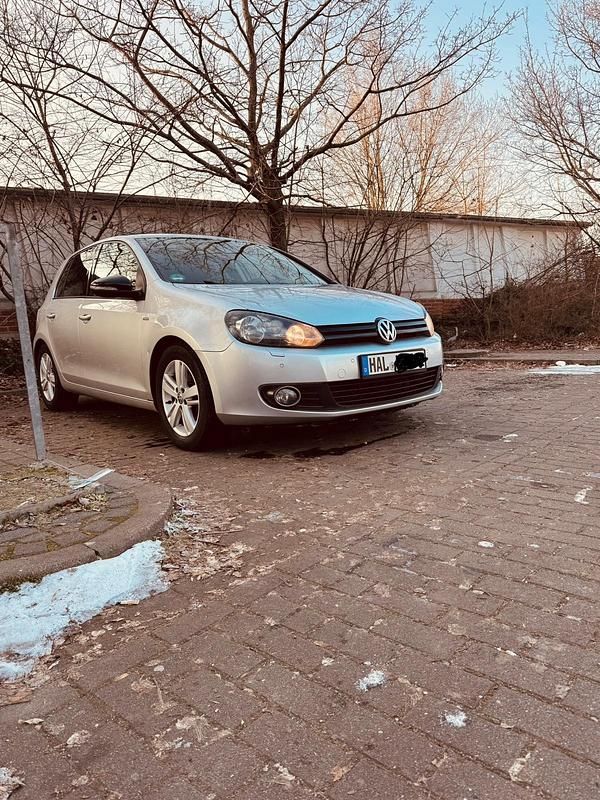 Gebraucht VW Golf VI 105 PS (77 kW) 2012 Grau Kleinwagen