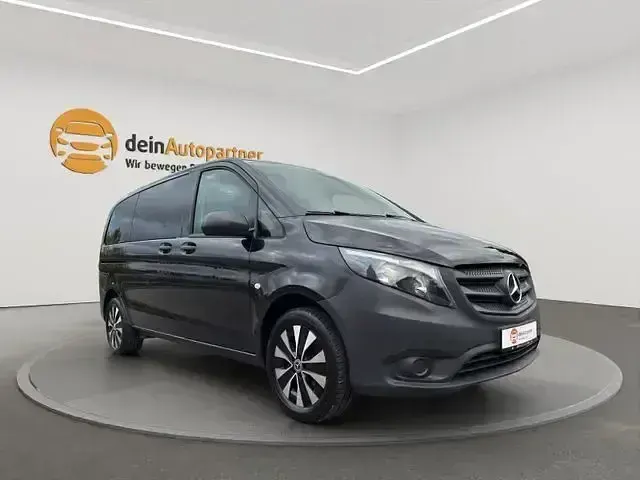 Gebraucht Mercedes Vito 190 PS (139 kW) 2020 Obsidianschwarz Van