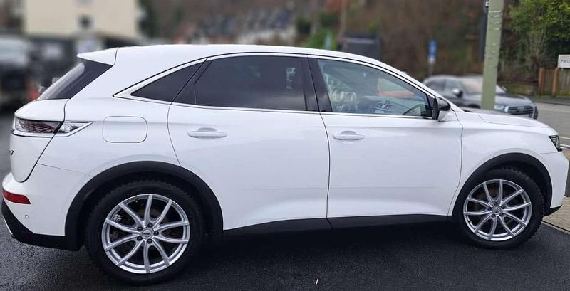 Weiß Gebraucht 2020 DS Automobiles DS7 Crossback SUV | 25.900 € (Fairer Preis) - Bild 1/4