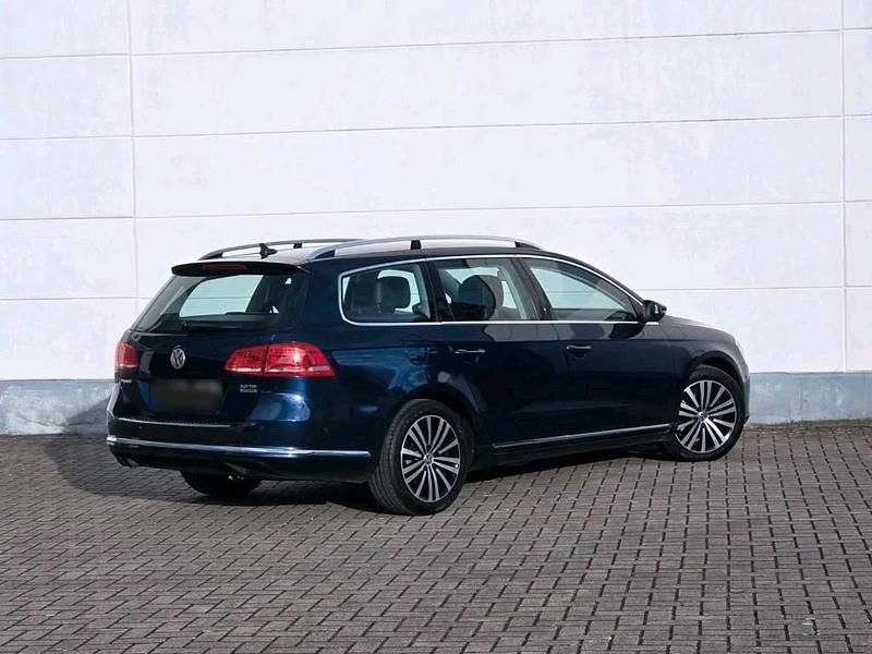 Gebraucht VW Passat 140 PS (102 kW) 2011 Blau Kombi