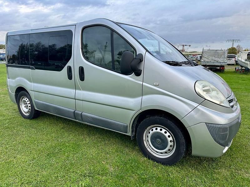 Gebraucht Nissan Primastar 90 PS (66 kW) 2008 Silber Van / Kleinbus
